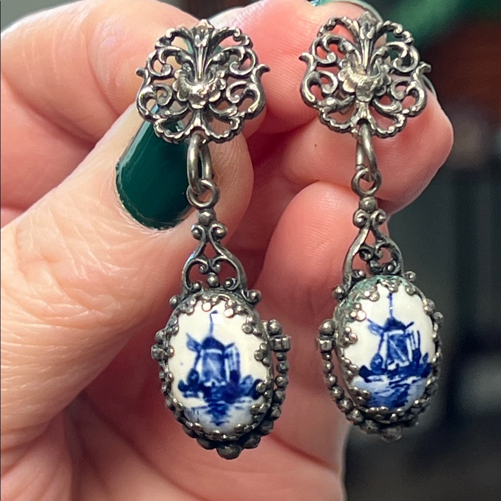 VTG Ornate Silver Plated Delft Blue White Porcelain Windmill Dangle Earrings